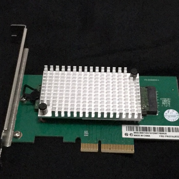Lenovo M.2 SSD to pcie x4 adapter with 256GB SSD and heat sink - Picture 3 of 5